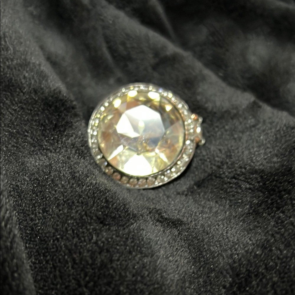 Elegant Silver Crystal Stretch Ring